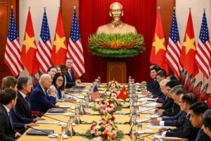 11dc prexy 04 qczt superJumbo - Mr Biden's Visit to Vietnam: Trip Offered Opportunity